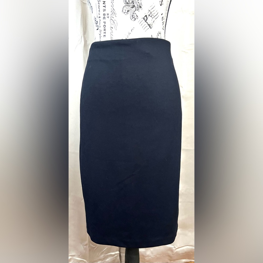 NWOT Elegant Knit Navy Blue Pencil Skirt by Philosophy - Size 2